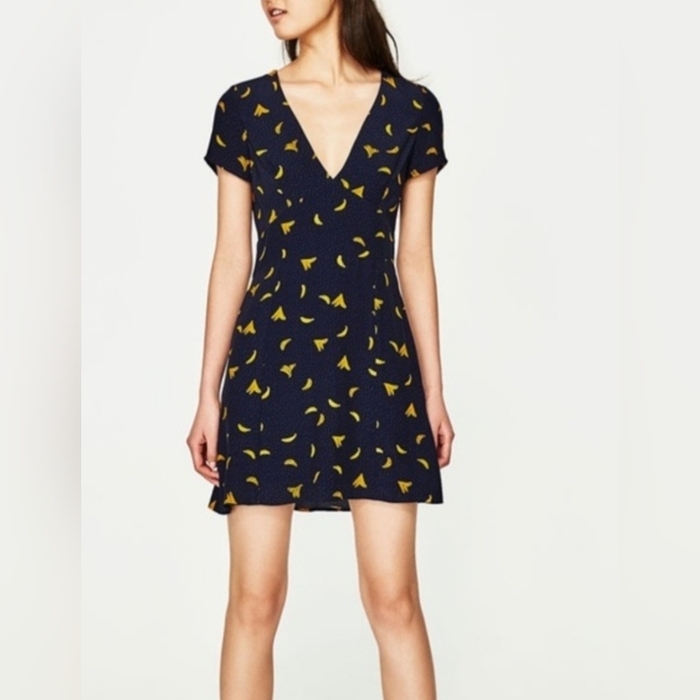 ZARA Women's Dress Size XS -‎ Navy Short Sleeve V Neck Banana Print